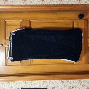 NWOT Swift Home Pillow Shams, Navy Blue/White, Very Soft, Never Used, Set of 2